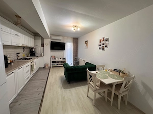 Proprietar - Apartament 3 camere deosebit, cu curte proprie 80 mp, bloc 2020 - imagine 2