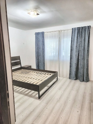 Vand Apartament 3 camere decomandat, Zona MB Slobozia - imagine 10