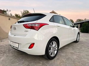 Hyundai I30-EDITION-1,6 CRDI-Navi-Camera - imagine 4