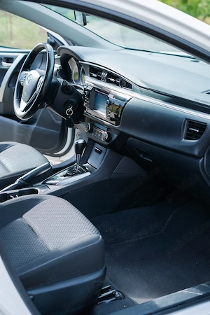 Toyota Corolla 1.6 Valvematic Cutie Automată CVT - imagine 6