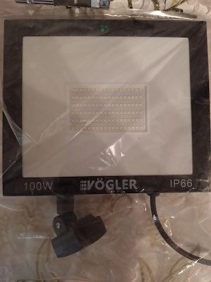 Cameră supraveghere+proiector 100w