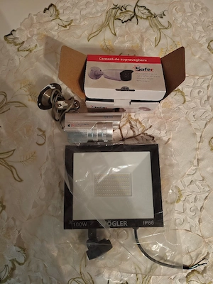 Cameră supraveghere+proiector 100w