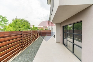 Casă elegantă și spațioasă în complex privat – Zona Centrală Arad - imagine 2