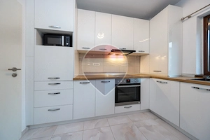 Apartament cu 2 camere si loc de parcare - imagine 11