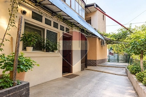 Apartament de 2 camere în fost Han Domnesc în inima Iaşului - imagine 2