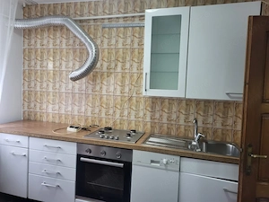 INCHIRIERE APARTAMENT 3 CAMERE ZONA 1 MAI - imagine 10