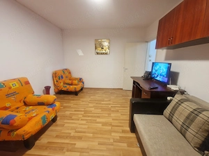 Apartament cu o camera decomandat vecin Complex studentesc etaj 1- cu centrală gaz