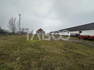 Teren de vanzare 8380 mp cu anexa de 1538 mp Mohu Sibiu