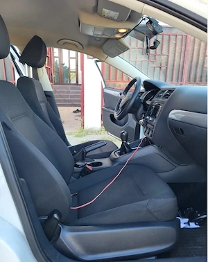 Volkswagen Jetta 2.0 TDI, 2015, facelift   bine intretinuta - imagine 5