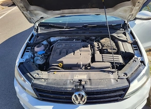 Volkswagen Jetta 2.0 TDI, 2015, facelift   bine intretinuta - imagine 9