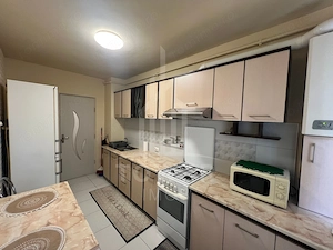 Apartament 3 camere, zona Lazaret – de închiriat - imagine 3