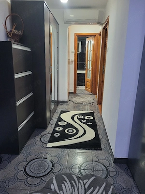 Apartament 3 camere decomandat centru - imagine 2