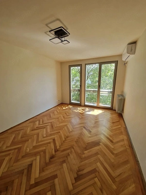  Vanzare apartament 3 camere – Zona Titan / Piața Miniș