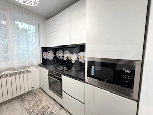Apartament modern, luminos și îngrijit, cu vedere superbă spre cetate