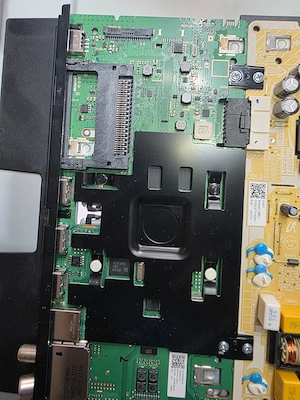 Dezmembrez tv Samsung ue43du7172u