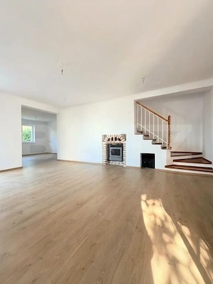 Duplex cu 130 mp utili și curte generoasă, în Dumbrăvița 