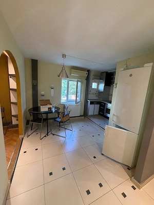 Apartament 3 camere decomandat etaj 1 zona Girocului amenajat centrala bloc izolat - imagine 2