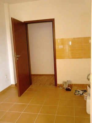 vanzare apartament bloc din 2009 ,propietar - imagine 2