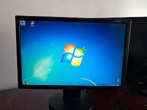 Vand PC Calculator QuadCore complet( cu monitor Samsung 20")