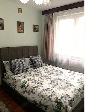 Apartament cu 2 camere etaj 1 confort 1  centrala proprie Piata 700  curte interioara