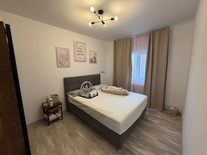 Inchiriez apartament cu 3 camere lux