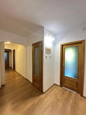 Apartament 3 camere decomandat etaj 3 zona Lunei amenajat centrala proprie - imagine 6