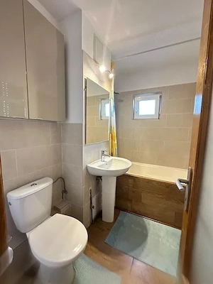 Apartament 3 camere decomandat etaj 3 zona Lunei amenajat centrala proprie - imagine 7