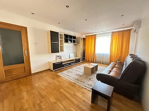 Apartament 3 camere decomandat etaj 3 zona Lunei amenajat centrala proprie - imagine 3