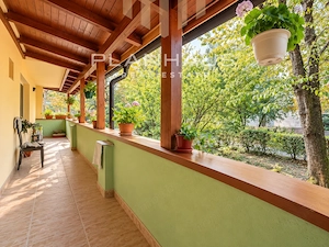 Apartament 2 camere decomandate ,Cosbuc Aleea cu castani,parter ideal dezvoltare - imagine 3