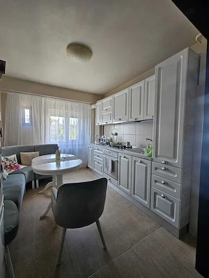 Apartament cu 2 camere decomandat etaj 2 langa Thalia zona  Lipovei amenajat centrala