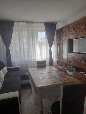 Închiriez apartament cu 4 Camere - imagine 8