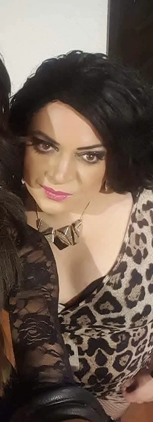 Transs dotată și virilă 