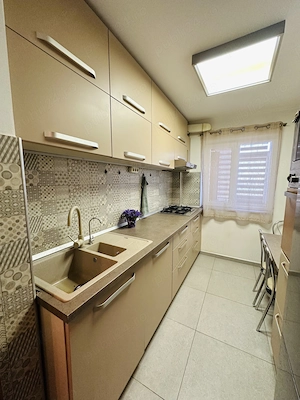 Apartament 3 camere zona Campus-Sat Vacanta - imagine 6