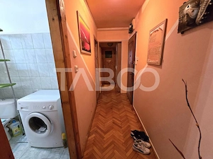 Apartament decomandat de vanzare etaj intermediar lift Vasile Aaron  - imagine 9