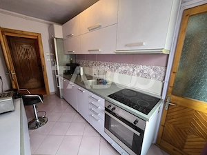 Apartament decomandat de vanzare etaj intermediar lift Vasile Aaron  - imagine 7