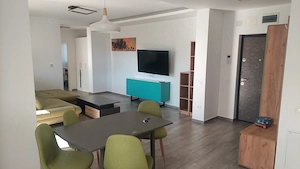 De închiriat apartament cu 2 camere 