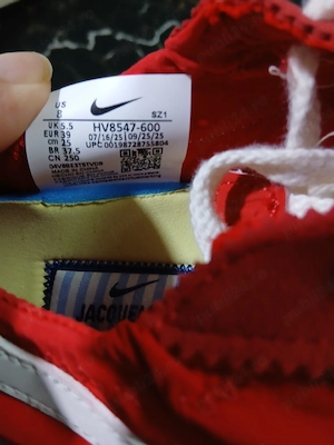 Adidasi NIKE 
