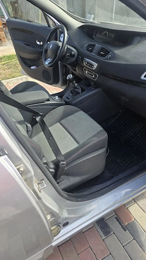 Renault Senic III 1.5 DCI 110 CP ( 7 LOCURI) - imagine 8