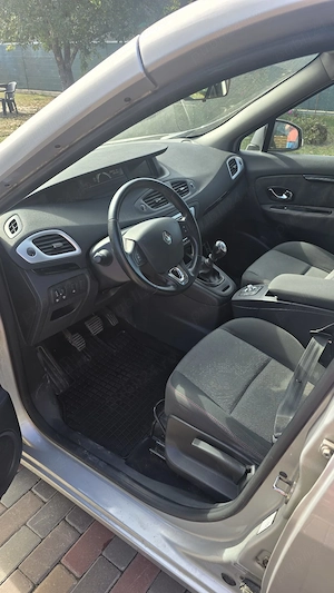 Renault Senic III 1.5 DCI 110 CP ( 7 LOCURI) - imagine 7