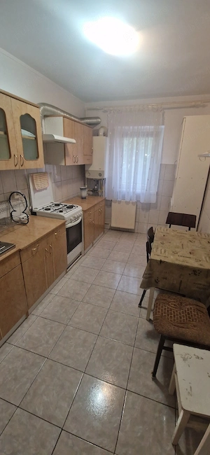 Vand apartament cu 3 camere decomandat - imagine 9
