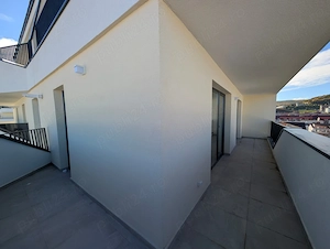 Apartament modern 3 camere, 56 mp + terasă 20mp, poziție ultracentrală pe strada Eroilor, Florești - imagine 12