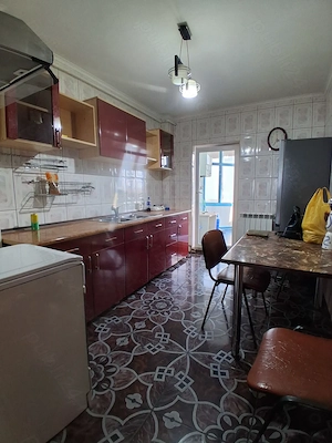 Apartament 3 Camere Decomandat, Etaj 1   Strada Cireșoaia, Onești (Bloc 1982) - imagine 2