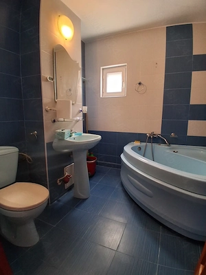Apartament 3 Camere Decomandat, Etaj 1   Strada Cireșoaia, Onești (Bloc 1982) - imagine 3