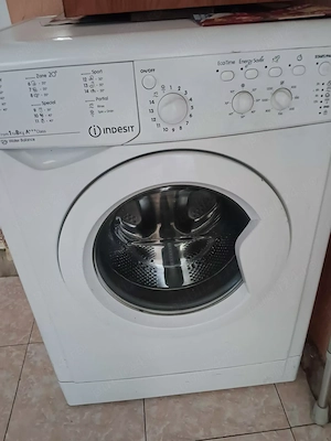 vand mașină in stare buna de funcționare indesit 8kg clasa a+++ pret 749lei sună-mă la  