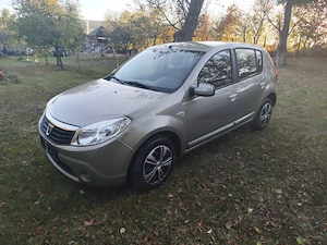 Dacia Sandero 1.5 dCi diesel, an 2012 - imagine 2