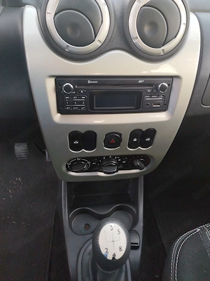 Dacia Sandero 1.5 dCi diesel, an 2012 - imagine 9
