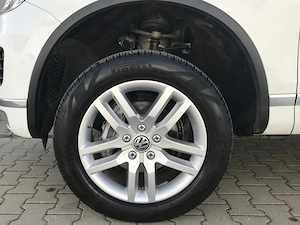 Volkswagen Touareg 3.0 V6 TDI SCR Blue Motion DPF Automatik - imagine 20