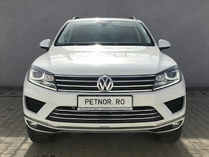 Volkswagen Touareg 3.0 V6 TDI SCR Blue Motion DPF Automatik - imagine 11