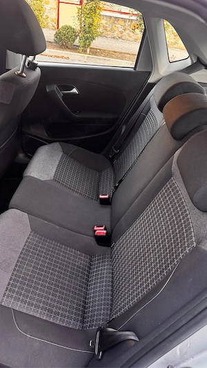 Vw Polo 1.4 Tdi Bluemotion - imagine 8