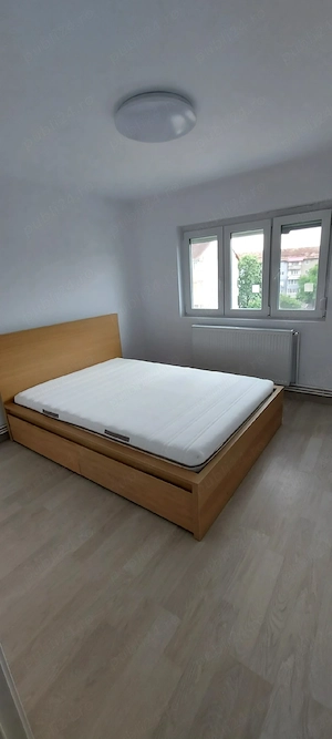 Vand apartament 2 camere renovat  - imagine 3